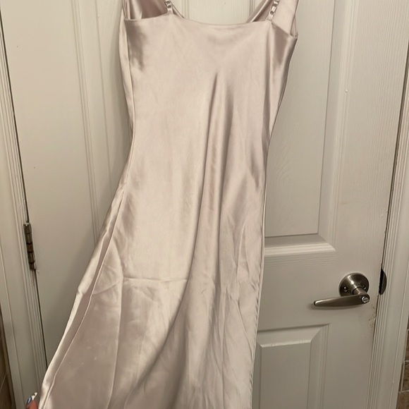 Cowl neck Dress - Picture 7 of 7